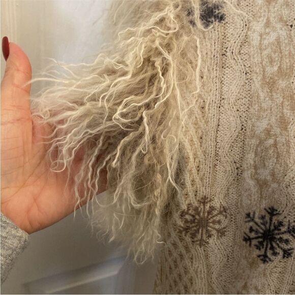 Yigal Azrouel Snowflake Patterned Vest with real Fur Trim, S - Picture 3 of 9